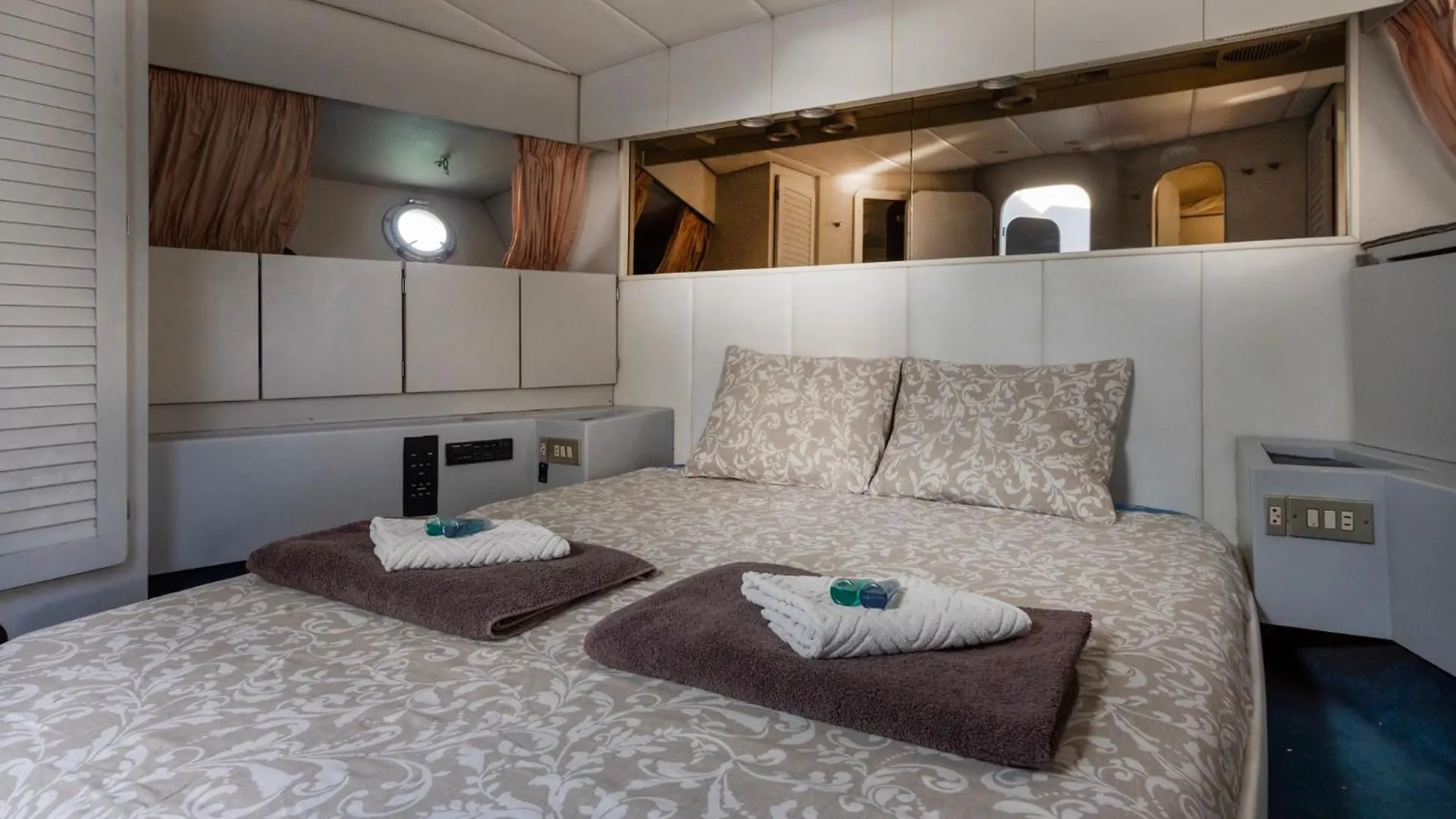 Boat Accommodations Barcelona Sant Adria de Besos